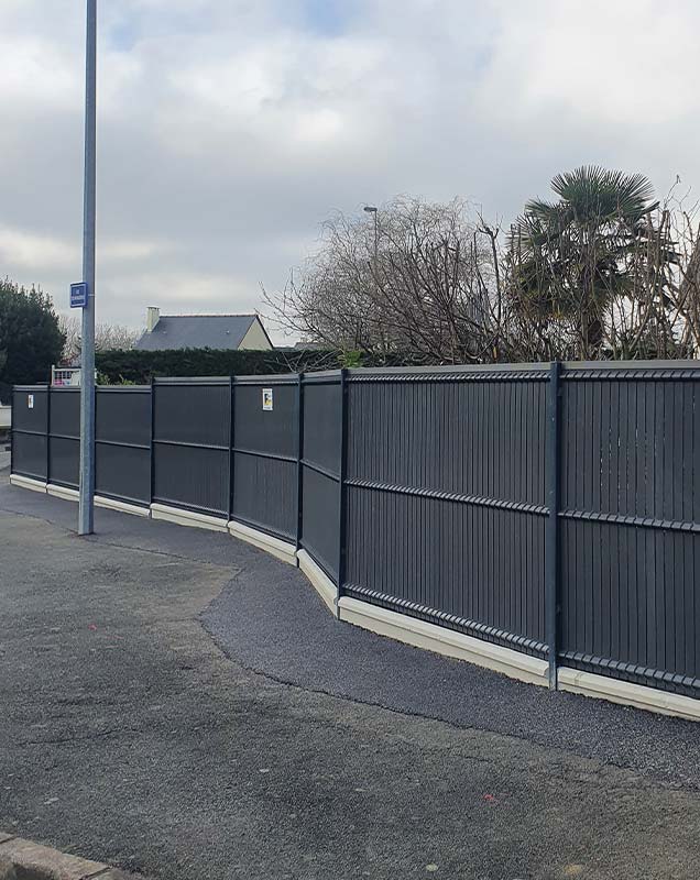 Pose de clôtures sur mesure à Angers